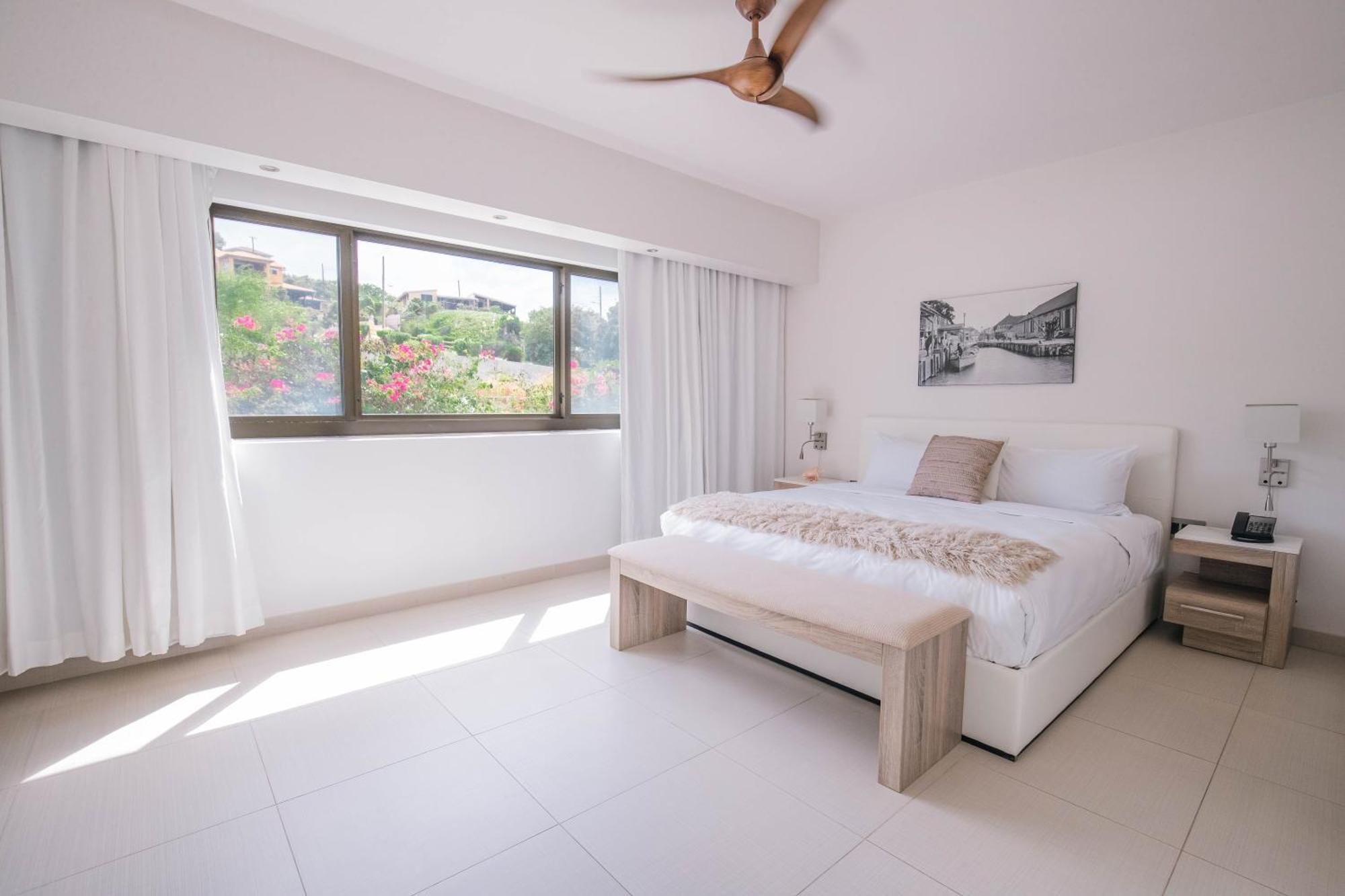 Hodges Bay & Spa, An Hq Luxury & Residences