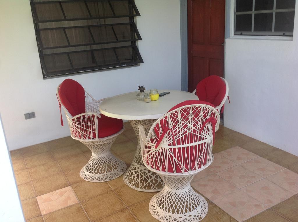 Horsford Hill Apartment *