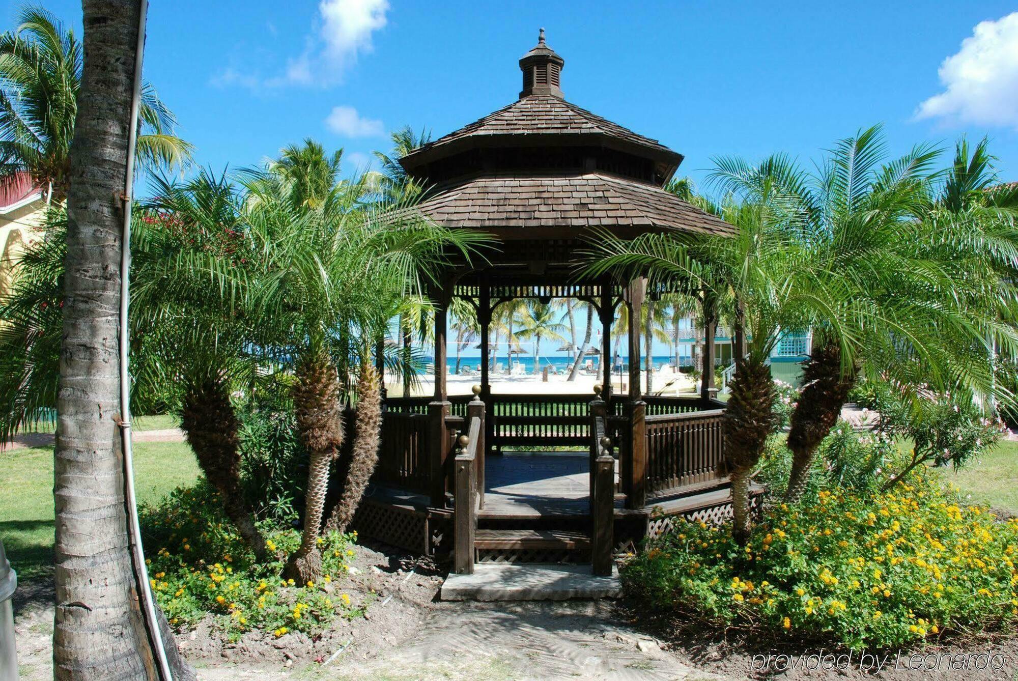 Resort Pineapple Club (adults Only)