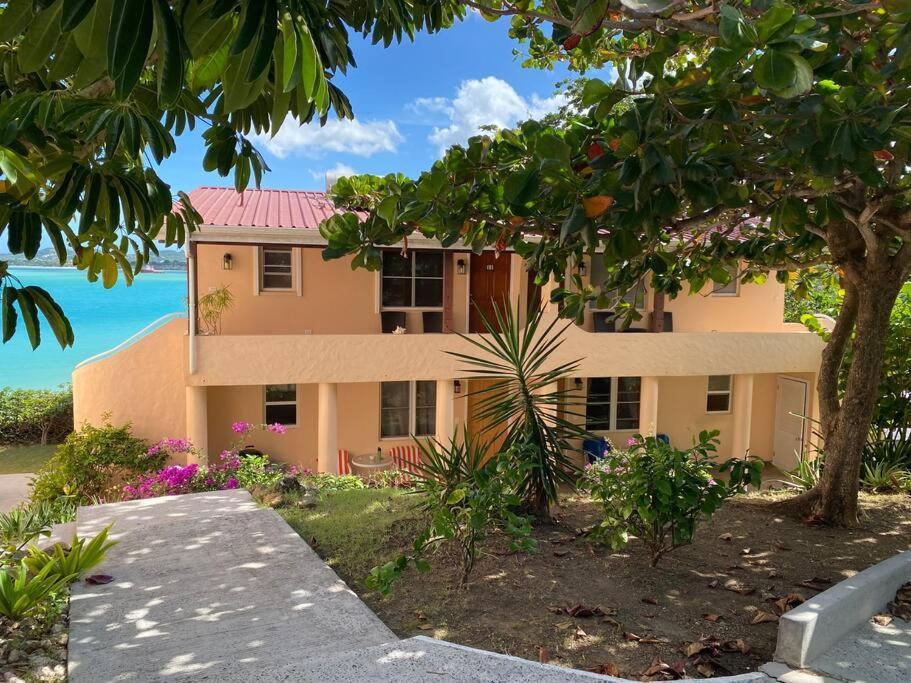 Villa By The Sea *