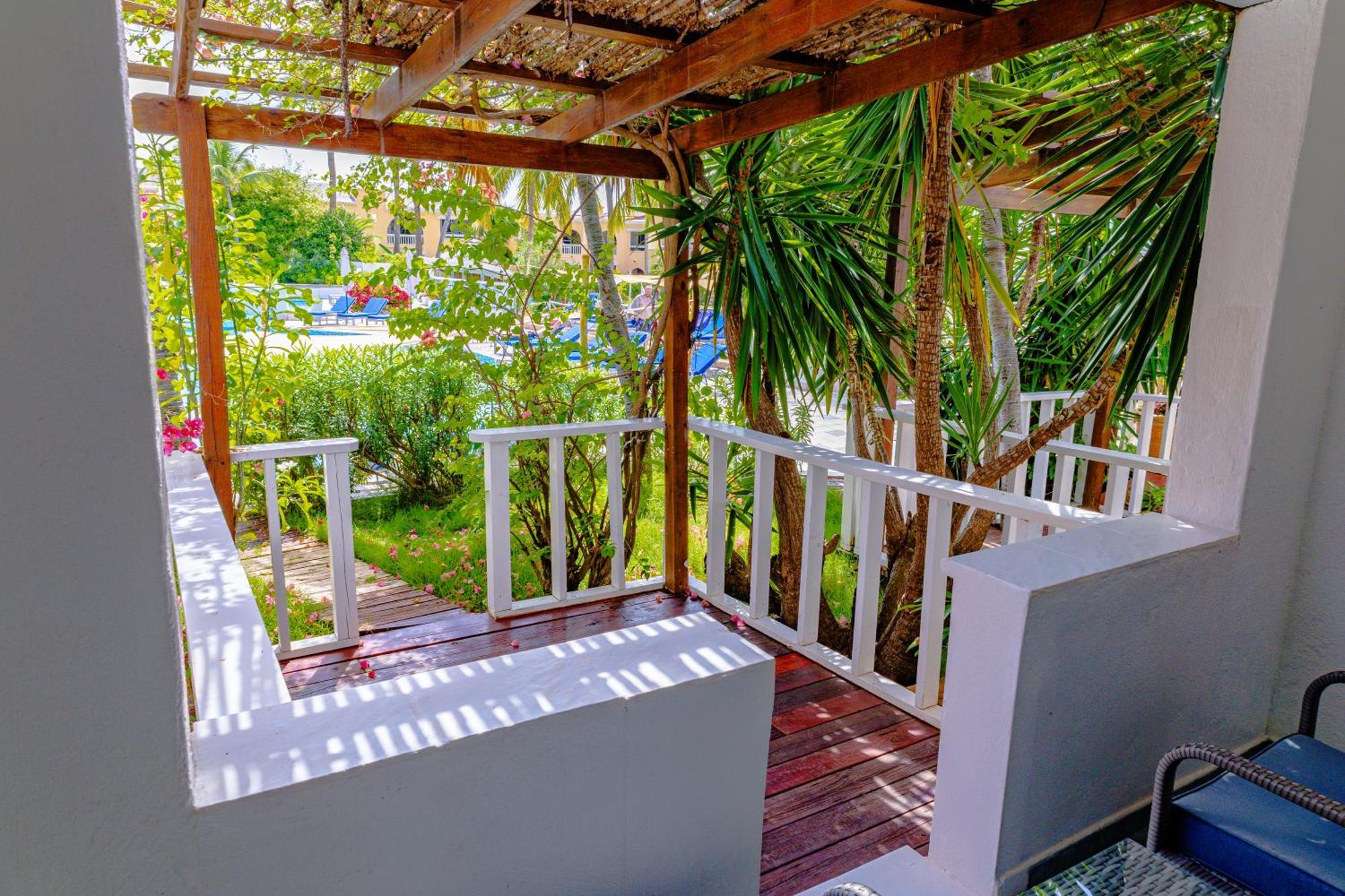 Ocean Point & Adults Only 4*