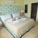 Bella Villa At Jolly Harbour