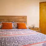 Connie\'S Comfort Suites