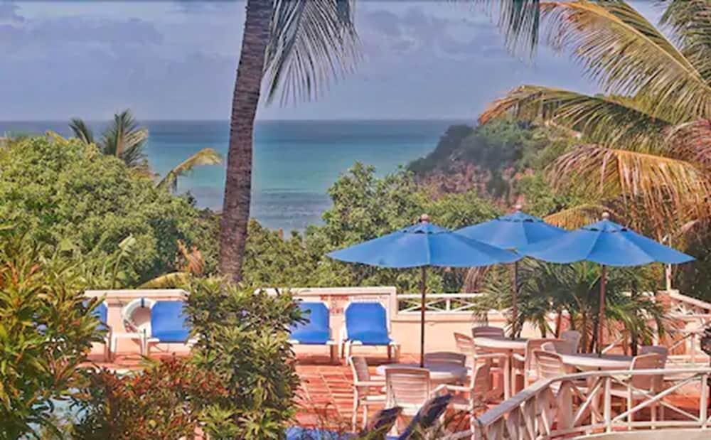 Dickenson Bay 3* Cedar Grove