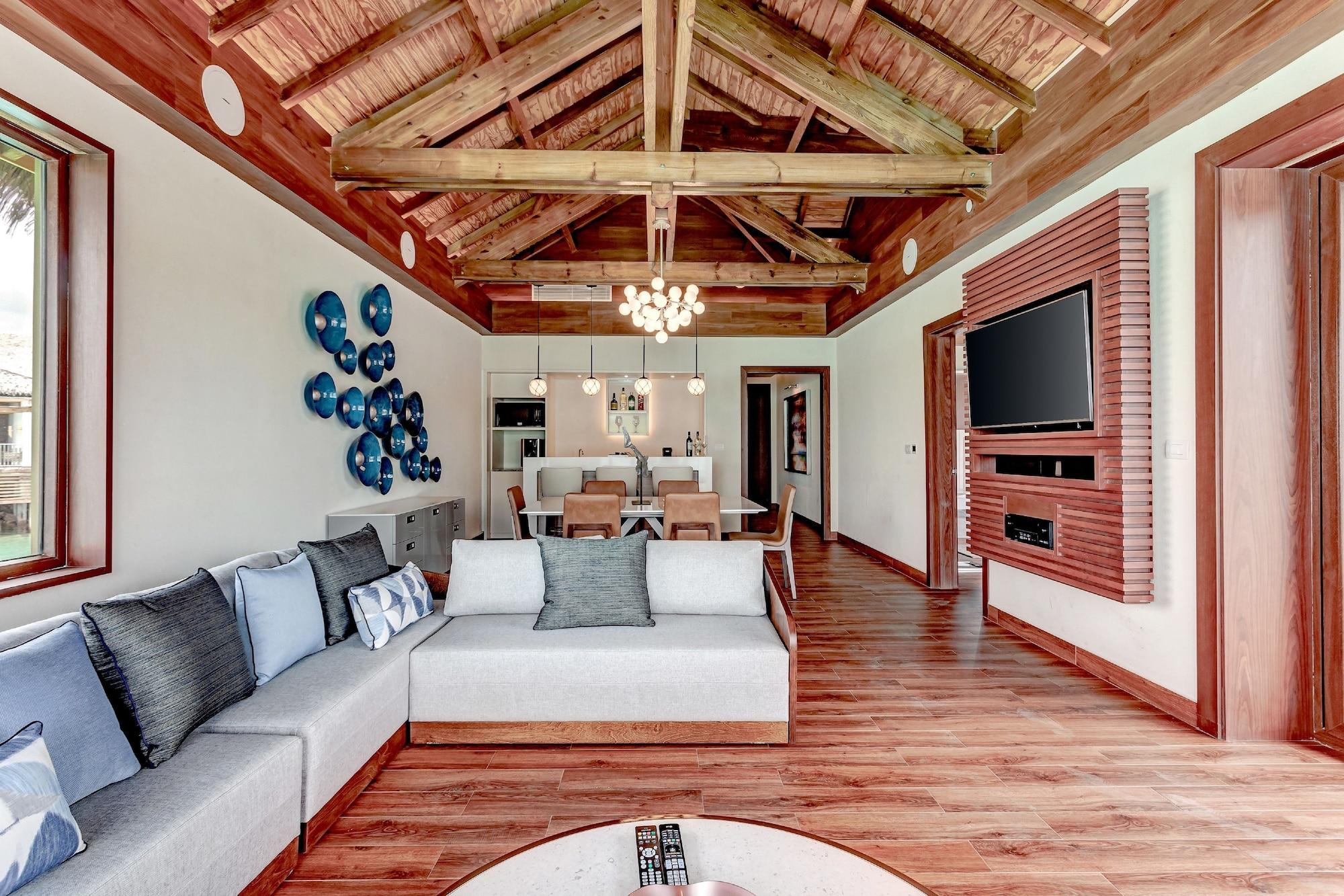 Resort Royalton Antigua, An Autograph Collection