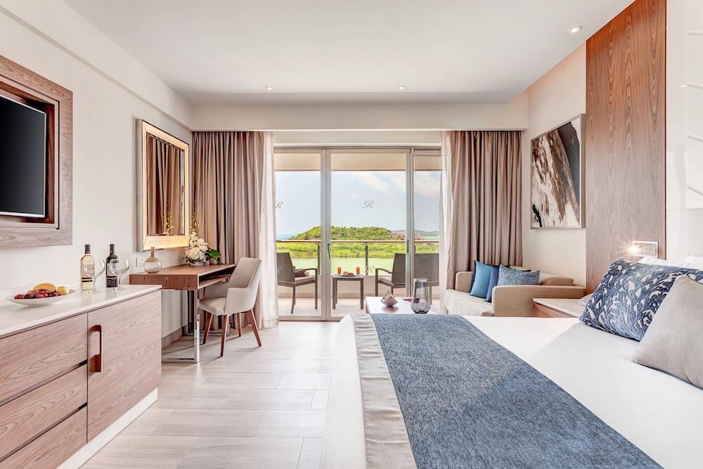 Resort Royalton Antigua, An Autograph Collection 5*
