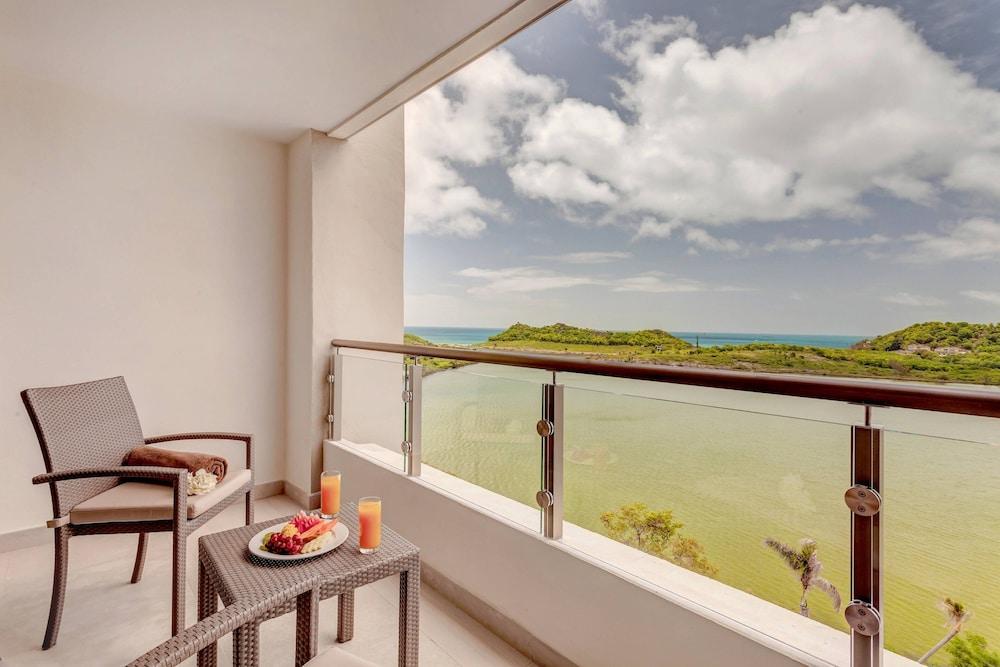 Royalton Antigua, An Autograph Collection Resort 5*