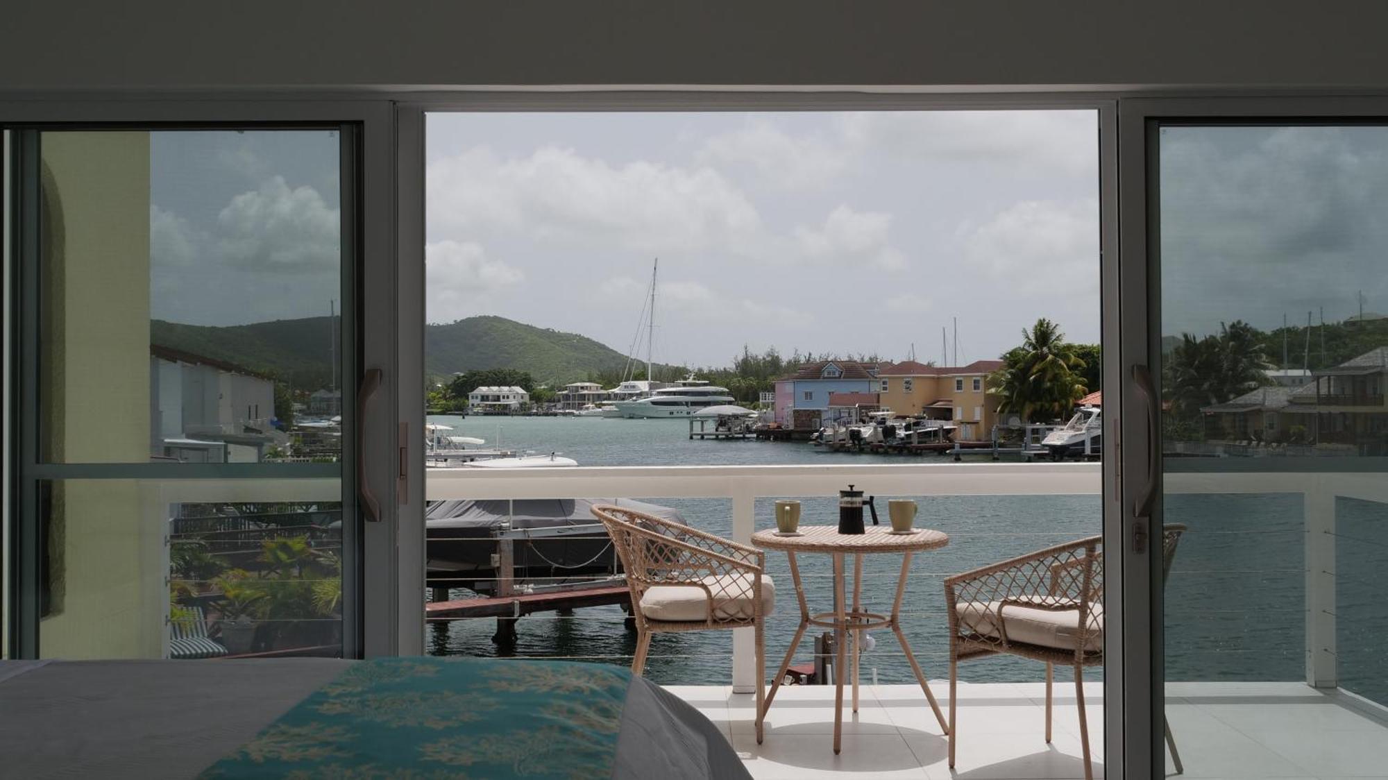 217b Antigua - Clearwater Villa *