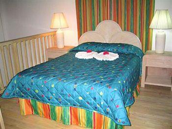 Dickenson Bay Aparthotel 3*