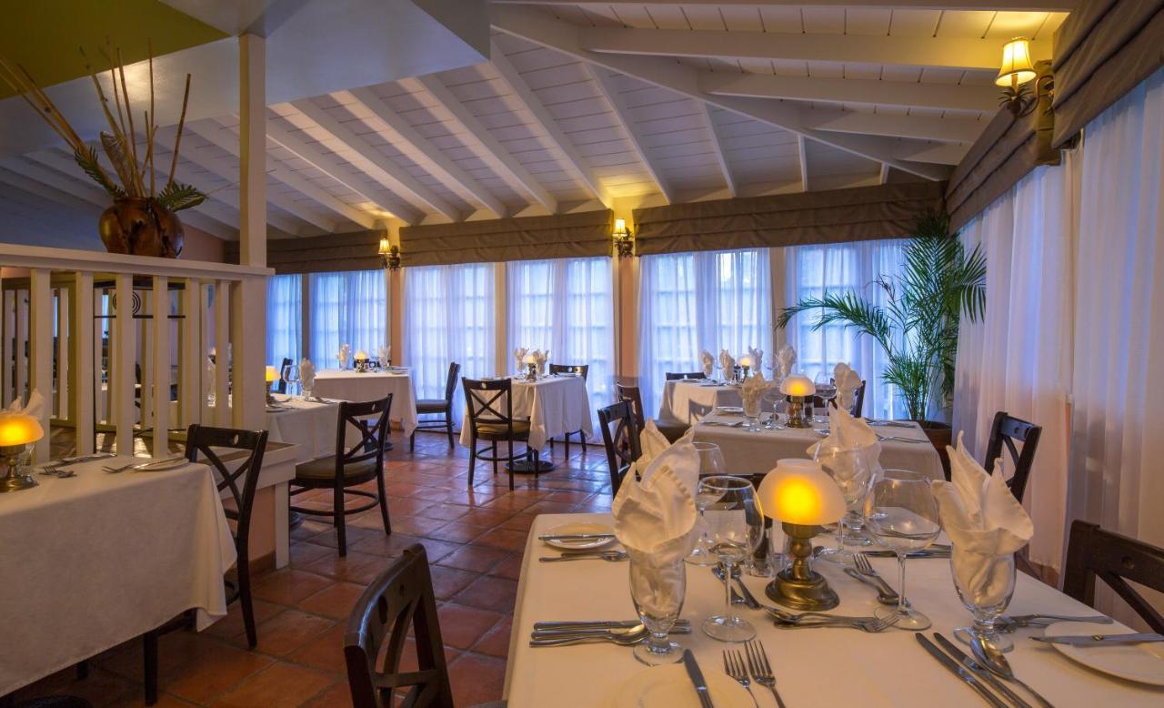 Pineapple Club (adults Only) Long Bay
