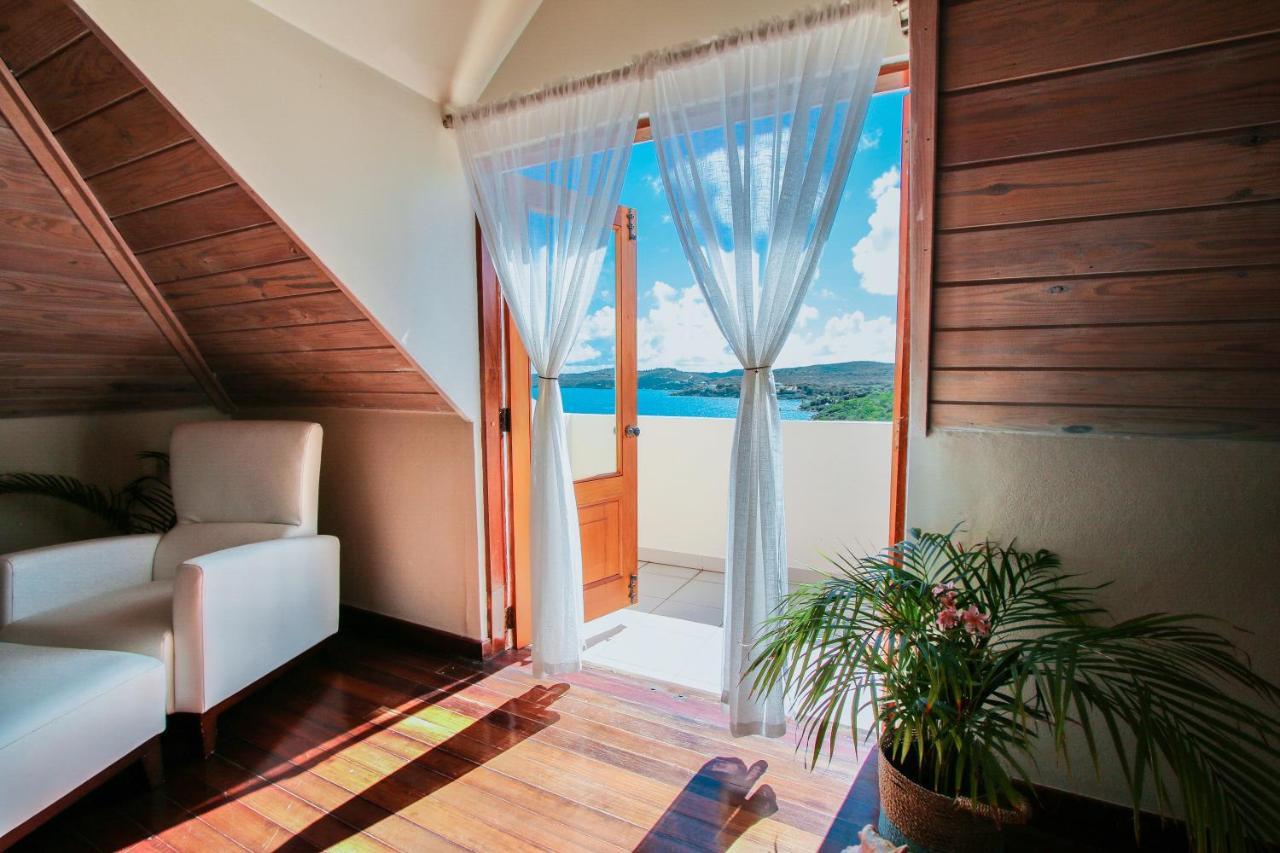 Resort The Hideaway At Hughes Point