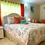 Tropical Apartment 1B